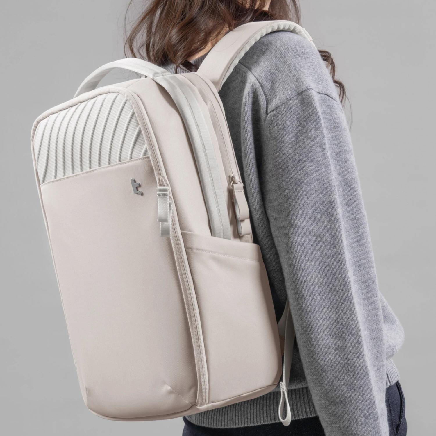 Voyage-T50 Laptop Backpack 20L | White 14 Voyage-T50 Laptop Backpack 20L | White - Image 12