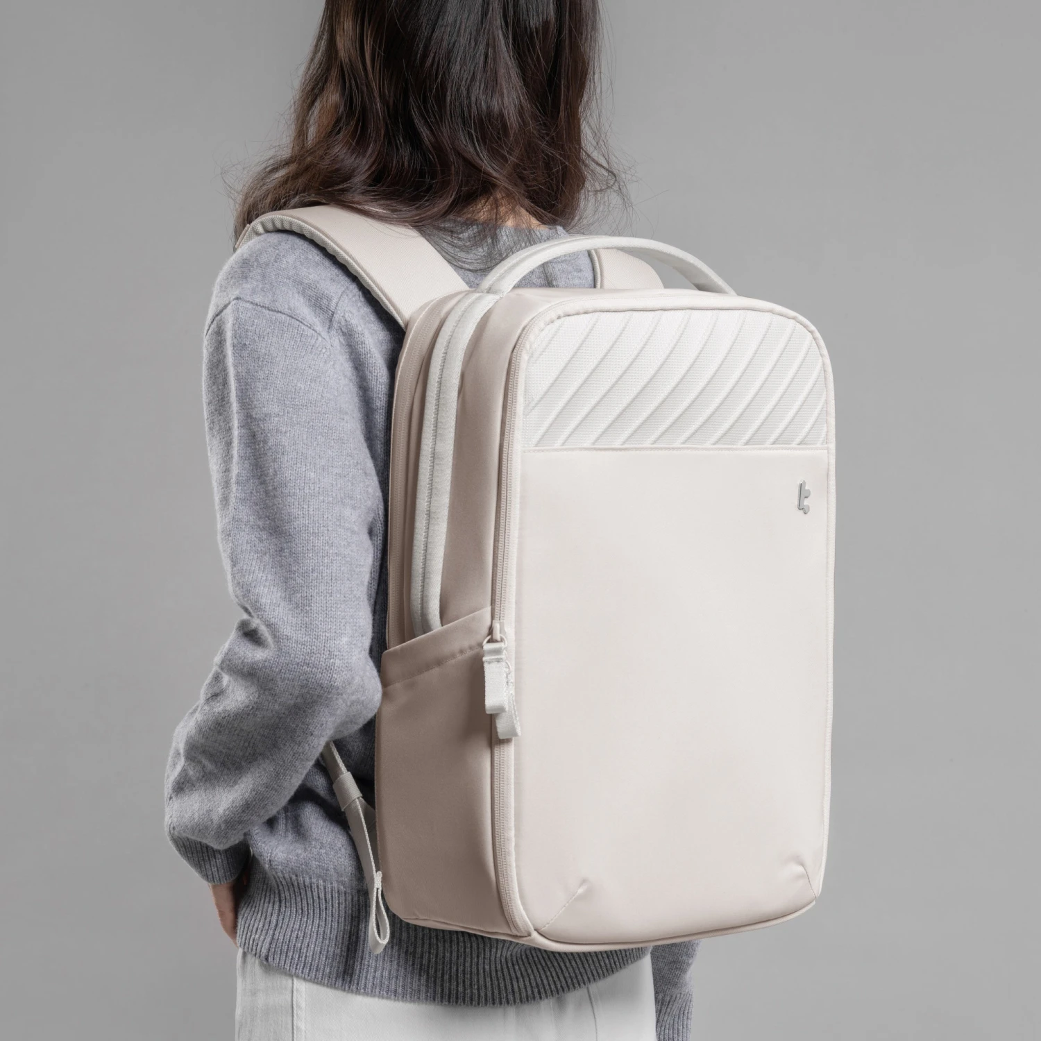 Voyage-T50 Laptop Backpack 20L | White 15 Voyage-T50 Laptop Backpack 20L | White - Image 13