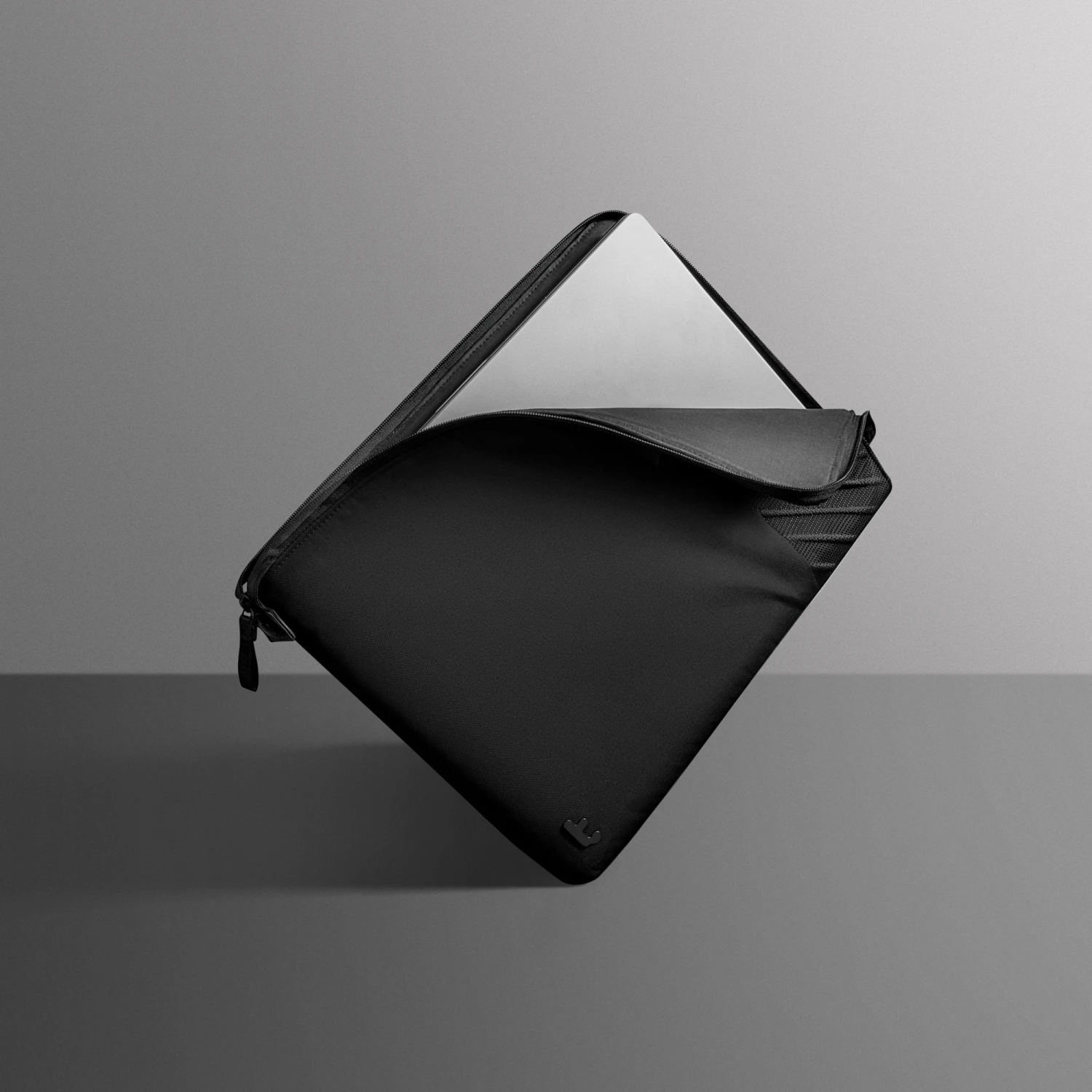 Voyage-A10 Laptop Sleeve For 14-inch MacBook Pro 7 Voyage-A10 Laptop Sleeve For 14-inch MacBook Pro - Image 5