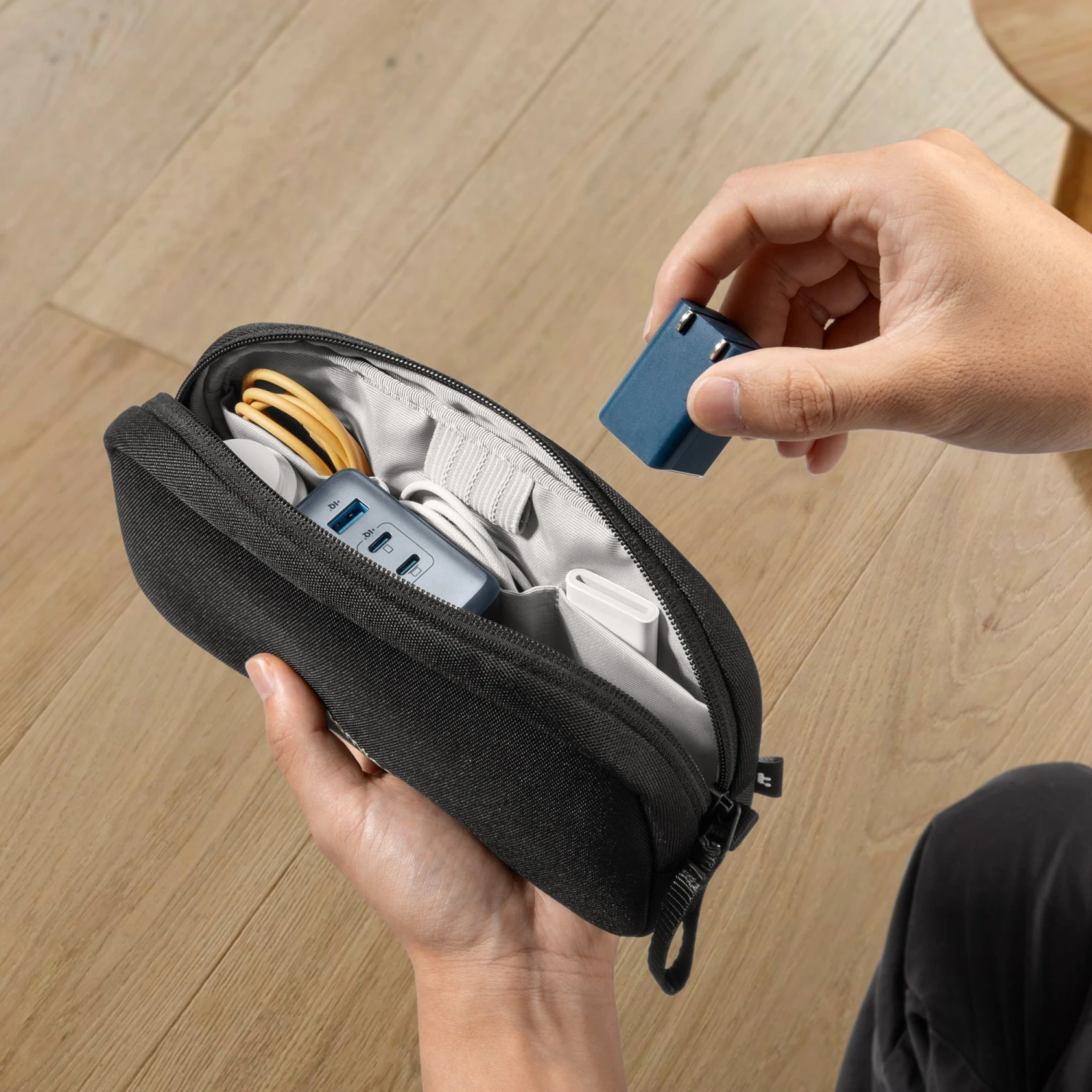 Light-T12 Electronic Accessory Pouch 14 Light-T12 Electronic Accessory Pouch - Image 12