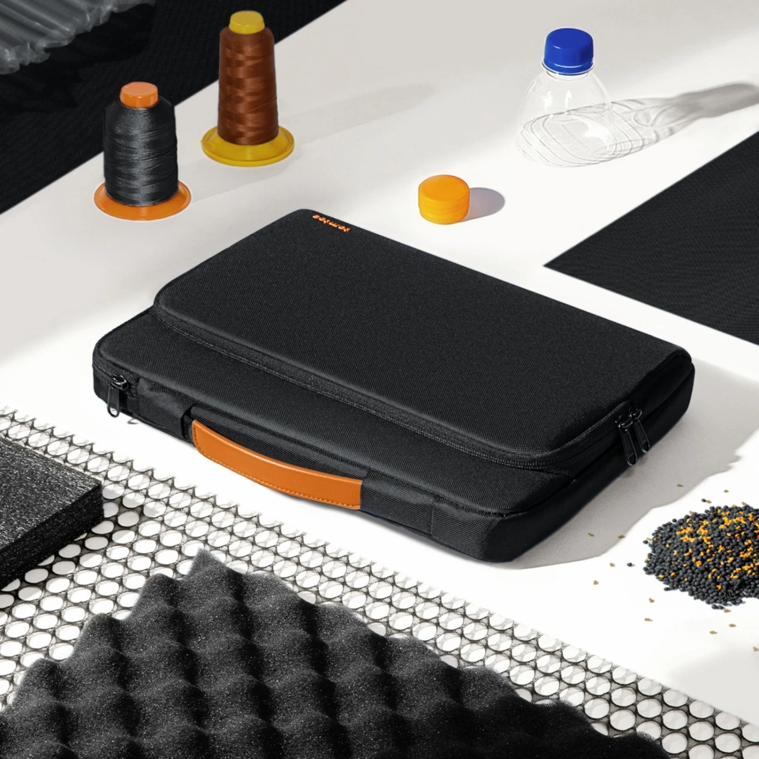 Defender-A14 Laptop Briefcase For 14-inch MacBook Pro M3/M2/M1 10 Defender-A14 Laptop Briefcase For 14-inch MacBook Pro M3/M2/M1 - Image 8