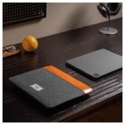 Tomtoc Vintage Laptop/Tablet Sleeve For Up To 33 Cm (13 Inch) Laptop/Tablet With Intelligent Magnet Closure, Grey H16-C02Y(493665234) 14 Tomtoc Vintage Laptop/Tablet Sleeve For Up To 33 Cm (13 Inch) Laptop/Tablet With Intelligent Magnet Closure, Grey H16-C02Y(493665234) -Smart Bag Shop Tomtoc H16 C02Y Sleeve 493665234 i 4 1200Wx1200H